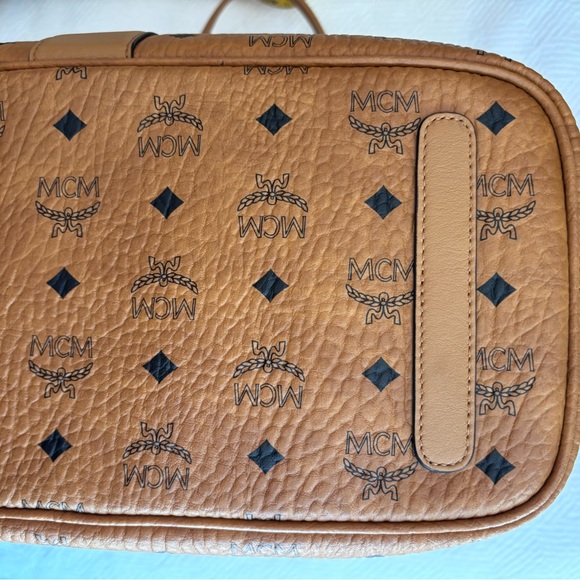 MCM Reversible Liz Shopper in Visetos Medium - Picture 4 of 12